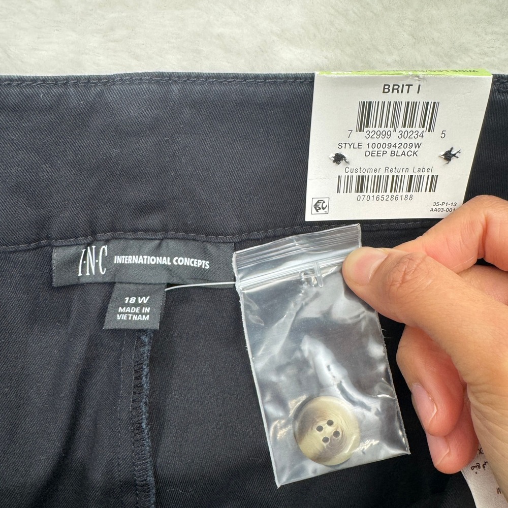 NWT INC International Concepts Pants Womens 18W Black Brit I‎ Wide Crop Button - Picture 3 of 13